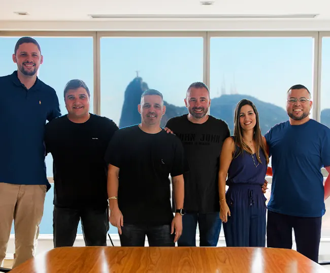 Da esquerda para a direita: Luis Filipe, Roberto Simas, Junior Andrade, Rafael Medeiros, Marcelle Medeiros e Thiago Bragança